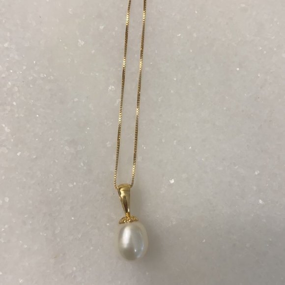 New in box - Macy's Freshwater Pearl Pendant Necklace - Picture 2 of 12